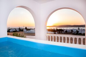 Pool - Holiday Home 'Saphhire' with Sea View, Shared Terrace and Wi-Fi (Paros)