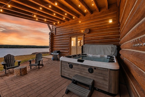 Stone Skipper | Waterfront! Private Dock! Boat Ramp! Hot Tub!