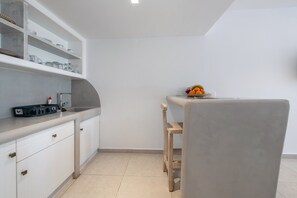 Interior - Ruby Apartment For 2 – Cozy Seaside Retreat with Balcony and Workspace (Paros)