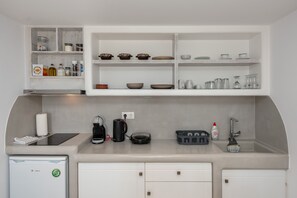 Fridge, stovetop, dishwasher, coffee/tea maker - Ruby Apartment For 2 – Cozy Seaside Retreat with Balcony and Workspace (Paros)