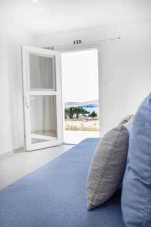 Silitysrauta/-lauta, Wi-Fi, vuodevaatteet