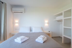 Iron/ironing board, WiFi, bed sheets - Marble Country House (Paros)
