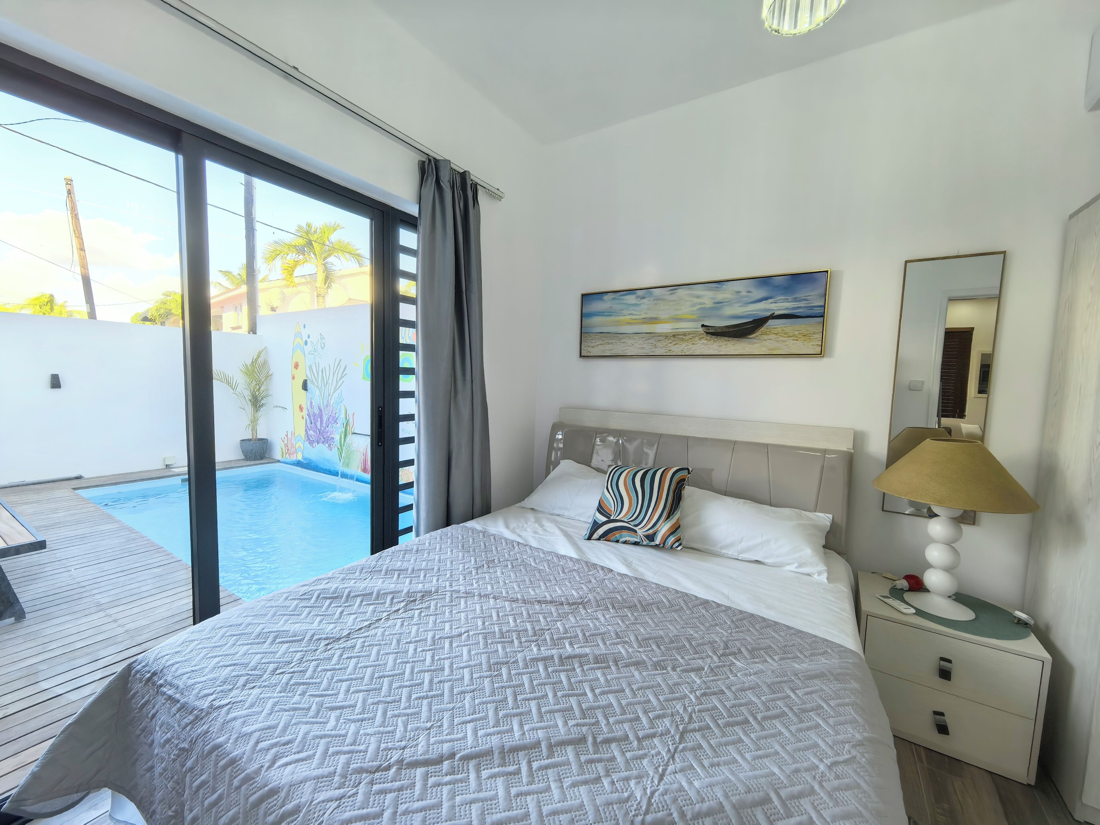 Iron/ironing board, WiFi, bed sheets