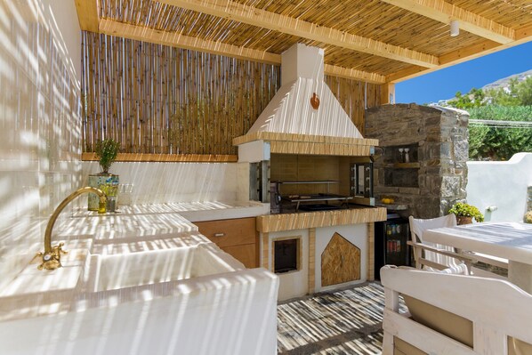 Outdoor dining - Diamondbig House Country Home with Jacuzzi and Wi-Fi (Paros)