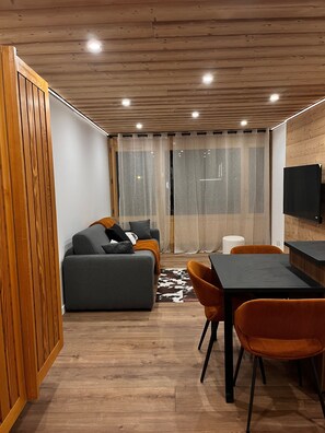 Interior - Charming Studio at the Foot of Jandri with Mountain View and Balcony (Les Deux Alpes)