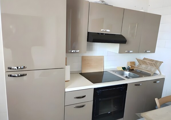 Private kitchen - Apartment 'Appartement À La Montagne' with Wi-Fi (la pierre saint martin)