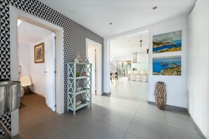 Interior - Holiday Home 'Spacious Garden Villa Near The Sea' with Private Pool, Wi-Fi and Air Conditioning (BADIA GRAN)