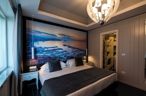华丽双人房, 部分海景 | 迷你吧、客房内保险箱、免费 WiFi、床单