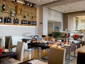 Desayuno buffet incluido todos los días