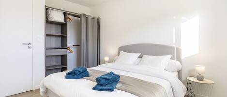 Fer et planche à repasser, Wi-Fi, draps fournis