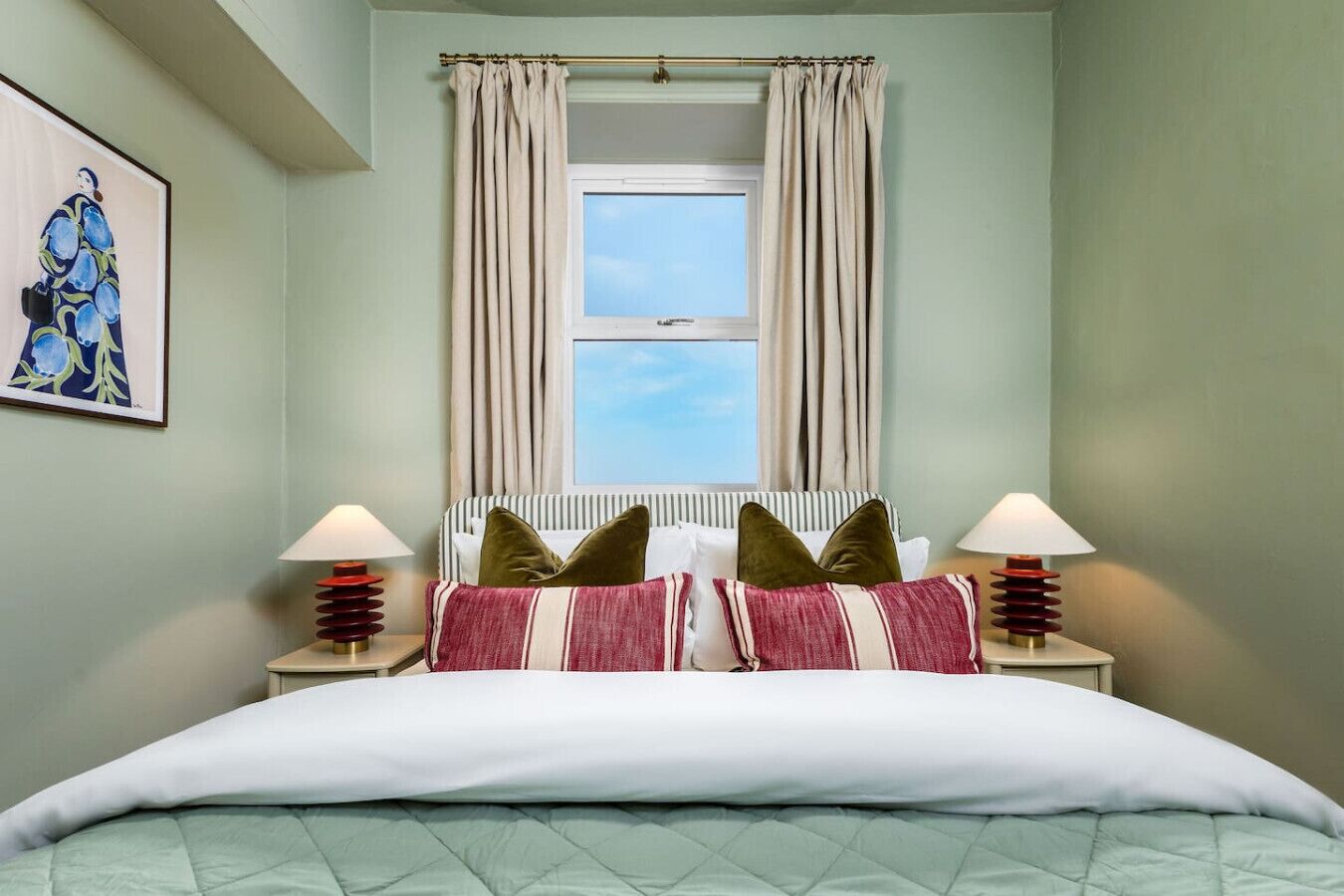 Iron/ironing board, WiFi, bed sheets