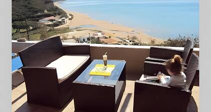 Villa 'Adriatica' with Sea View, Wi-Fi and Air Conditioning