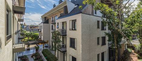 Basic Apartment | Exterior