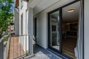 Basic Apartment | Exterior detail