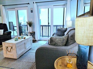 Smart TV - Sea Largo at Largo Mar One BR Condo - Free Beach Chairs - Sleeps 4 (Panama City)