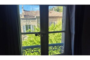 Interior - Un nid sur les toits (Avignon)