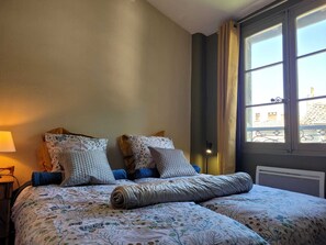 2 chambres, fer et planche à repasser, Wi-Fi gratuit, draps fournis