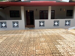 واجهة المنشأة