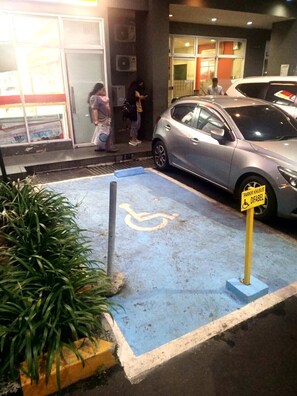 Behindertenparkplätze