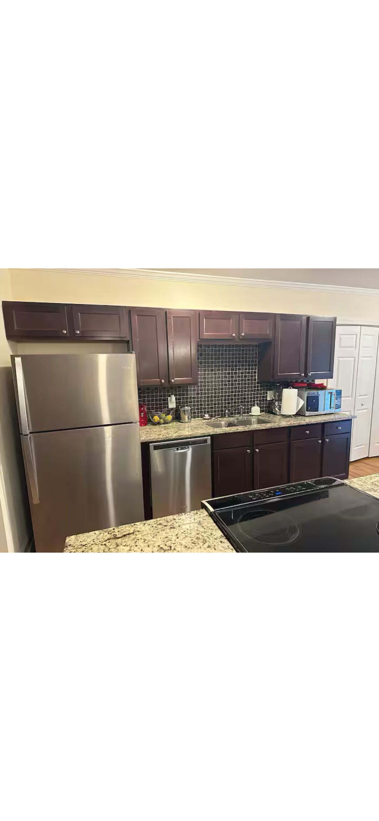 電子レンジ、オーブン、コンロ、食器洗い機