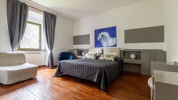 Standard Apartment | Free cribs/infant beds, free WiFi, bed sheets