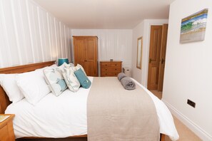 Iron/ironing board, WiFi (free), bed sheets - NEW to VRBO: Scalloway Charm • 1BR Apt with Coastal Views (Shetland Islands)