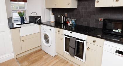 Scalloway Charm • 1BR Apt with Coastal Views