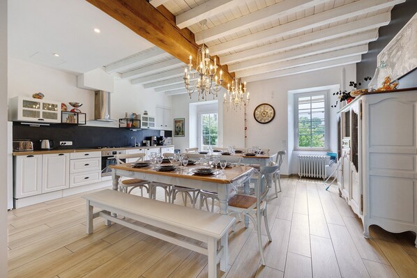 Dining - Gîte La Ferme Du Mesnil with Private Terrace, Wi-Fi, and Air Conditioning (Sèvremont)