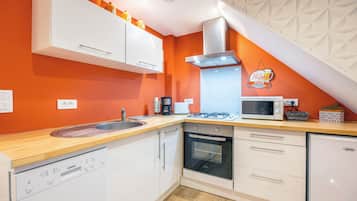 冰箱、微波炉、烤箱、炉灶