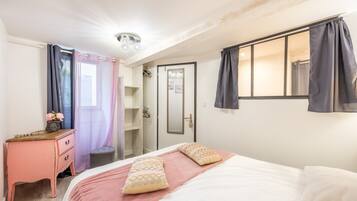 Iron/ironing board, WiFi