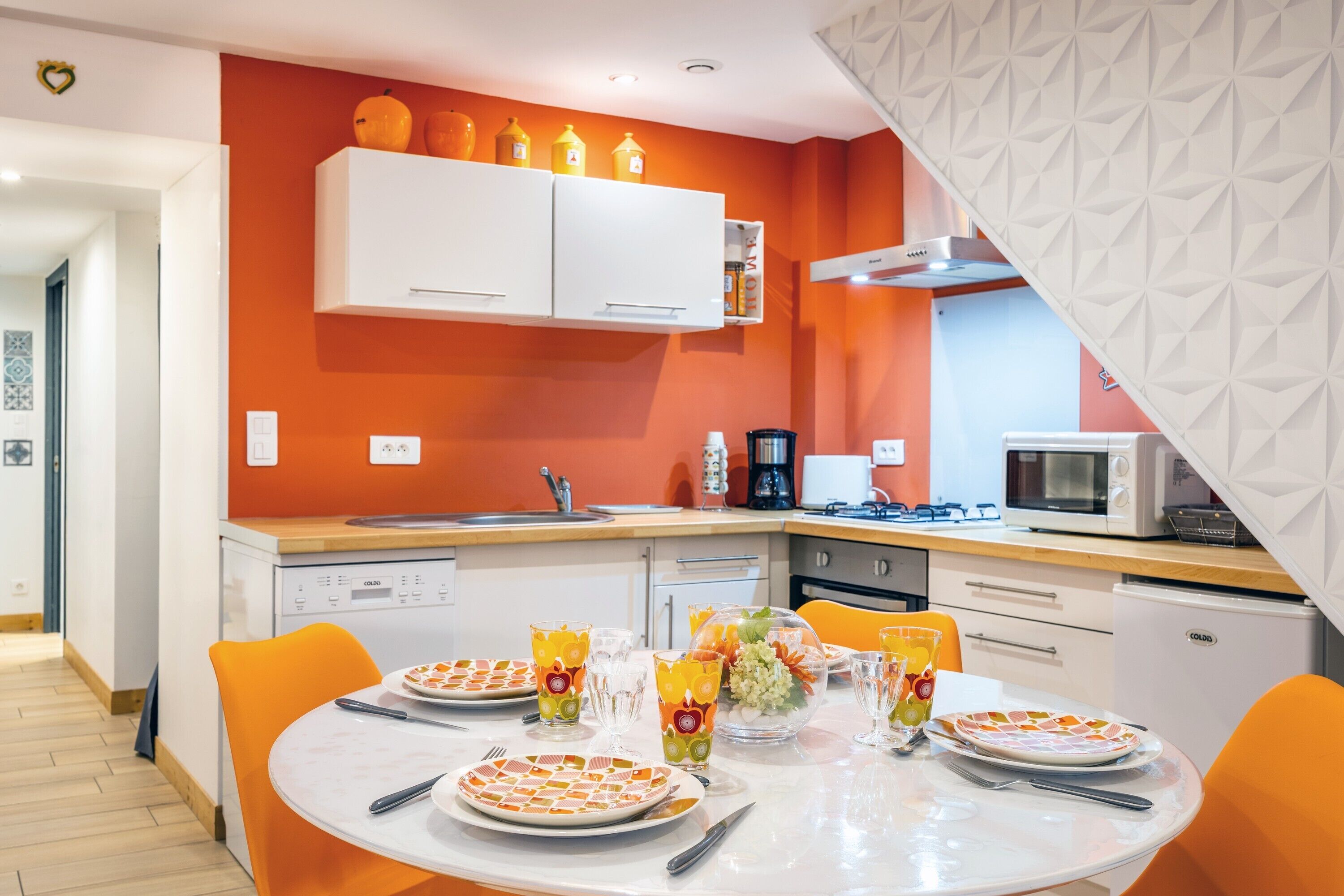 冰箱、微波炉、烤箱、炉灶