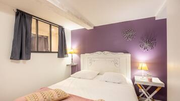 Tabla de planchar con plancha y wifi