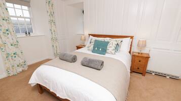 Bügeleisen/Bügelbrett, kostenloses WLAN, Bettwäsche