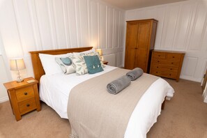 Bügeleisen/Bügelbrett, kostenloses WLAN, Bettwäsche