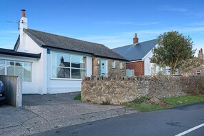 Exterior - Grove Cottage -North East Escapes (Beadnell)