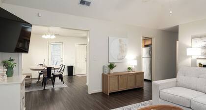 Family Gem in Pelham 3BR/2Bath 1 LEVEL Pet friendly home