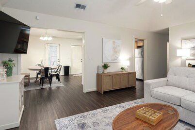 Family Gem in Pelham 3BR/2Bath 1 LEVEL Pet friendly home