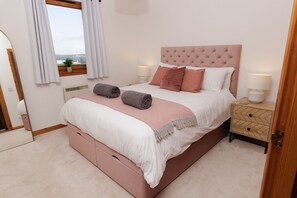 WiFi, bed sheets