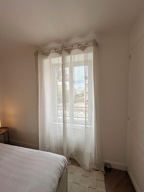 熨斗/熨衣板、WiFi、床单