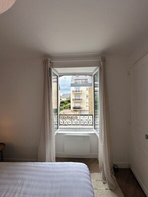 مكواة/لوح كي وواي فاي وملاءات أسرّة