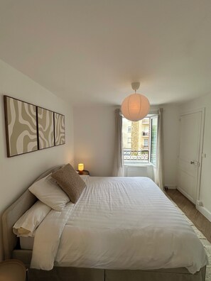 Iron/ironing board, WiFi, bed sheets - Gardiner - 200m to market square, 500m to beach (Dinard)