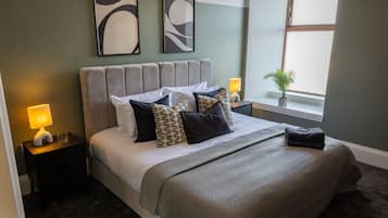 Iron/ironing board, WiFi, bed sheets