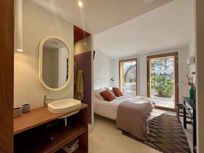 5 bedrooms, in-room safe, desk, free WiFi - Superb Villa - 5 suites - 13 pers - Swimming pool & large garden (Uchaux)