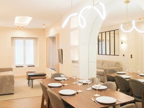 Dining - Chaumont Paris Suite (Paris)