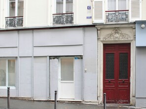 Exterior detail - Chaumont Paris Suite (Paris)