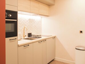 Fridge, microwave, oven, dishwasher - Chaumont Paris Suite (Paris)