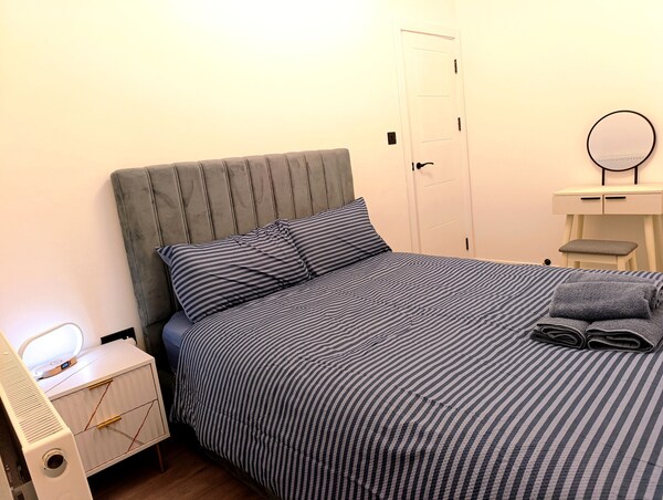 Cardiff 1 Bed Apartment - City Living At Its Best - Firing Line Cardiff Castle Museum of the Welsh Soldier