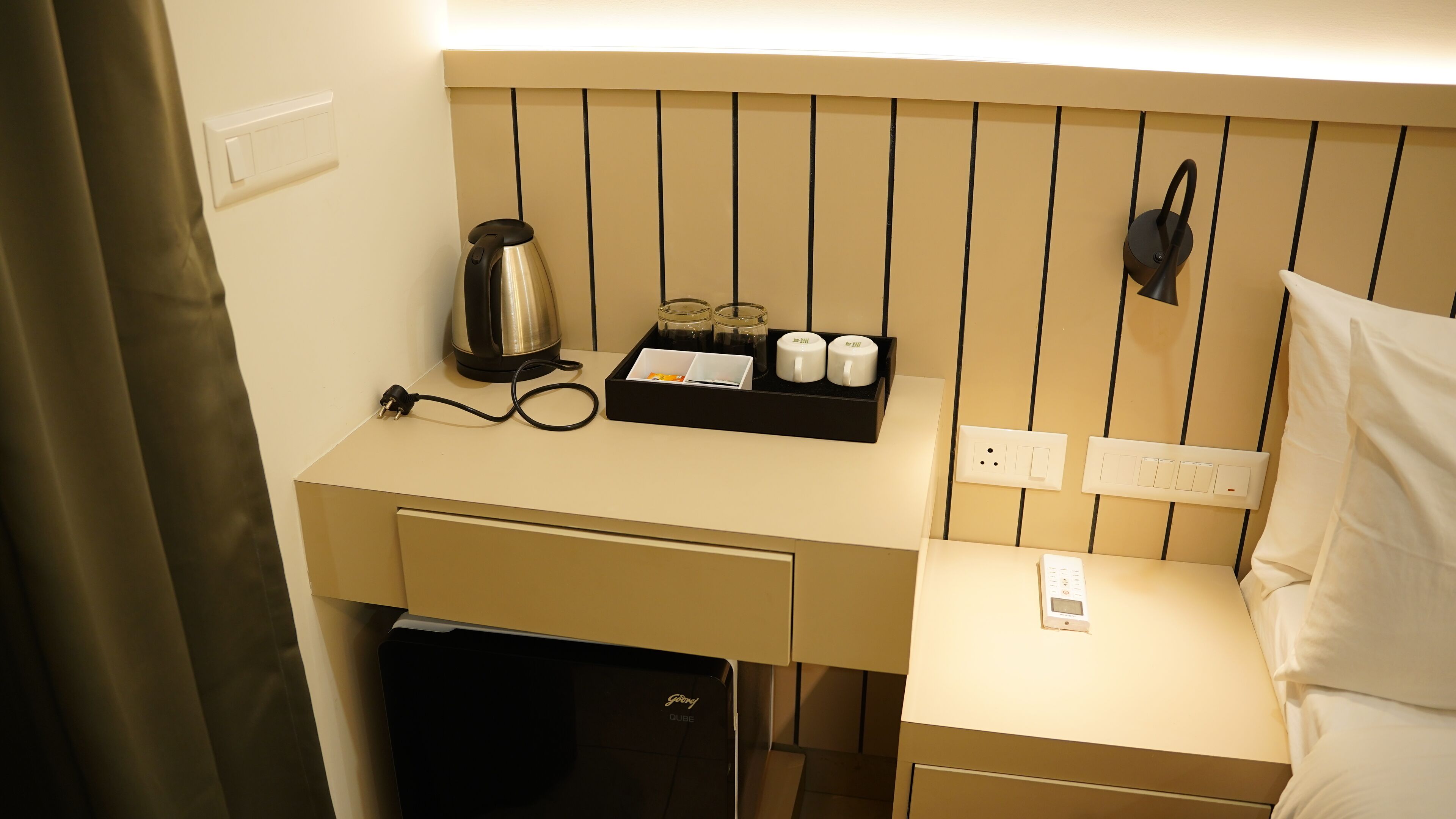 Estudi Comfort, vistes a la ciutat | Zona de menjador de l'habitació