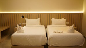 Junior Studio Suite | Desk, laptop workspace, free WiFi, bed sheets - Vox Holiday (Palakkad)
