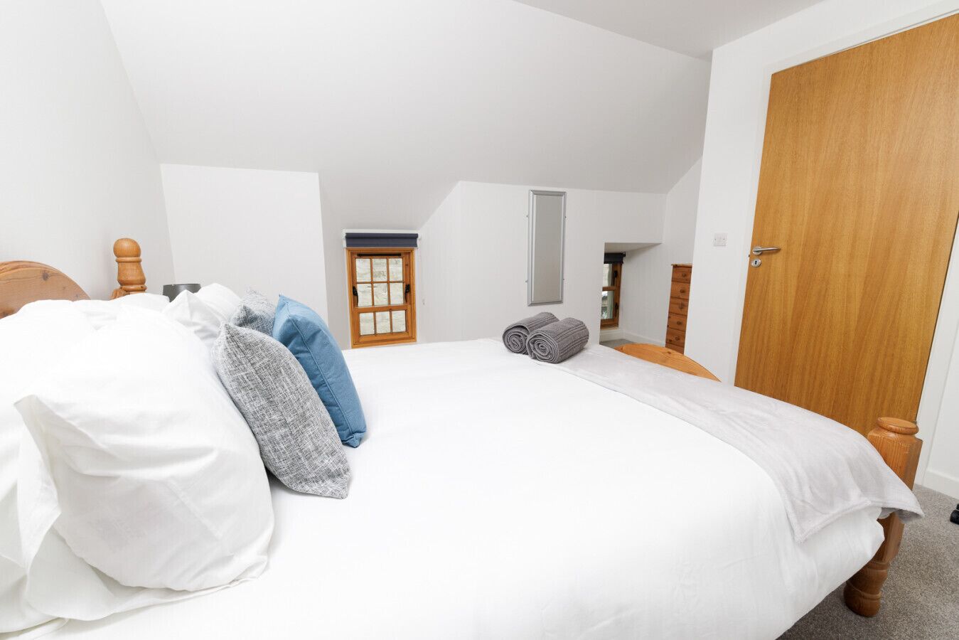 1 habitación, tabla de planchar con plancha, wifi gratis y ropa de cama 